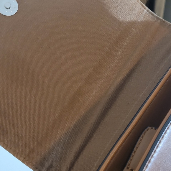 David Jones -- Faux Leather Brown Gator Skin Crossbody Bag - Picture 12 of 13